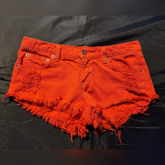 Red carmar denim shorts - Picture 3 of 6